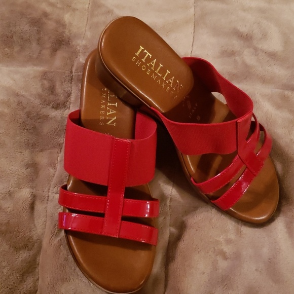 Italian Shoemakers Size 8 Red Slip on Sandal - Picture 2 of 5
